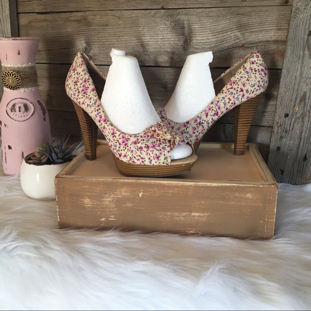 Unlisted Peep Toe Platform Pumps
